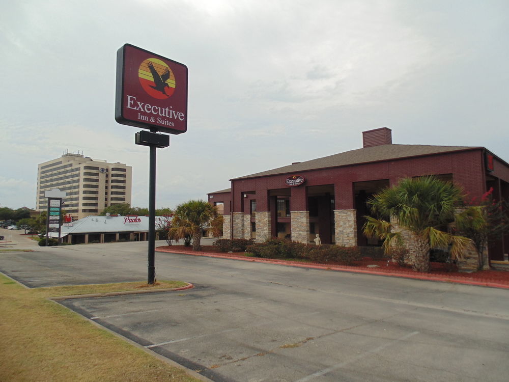 Days Inn By Wyndham College Station University Drive Exterior photo
